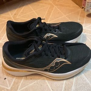 Saucony Men’s Endorphin Series 3. Black and Gold.
